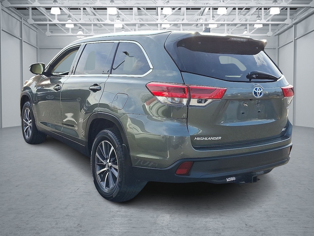 Used 2019 Toyota Highlander Hybrid XLE V6 SUV