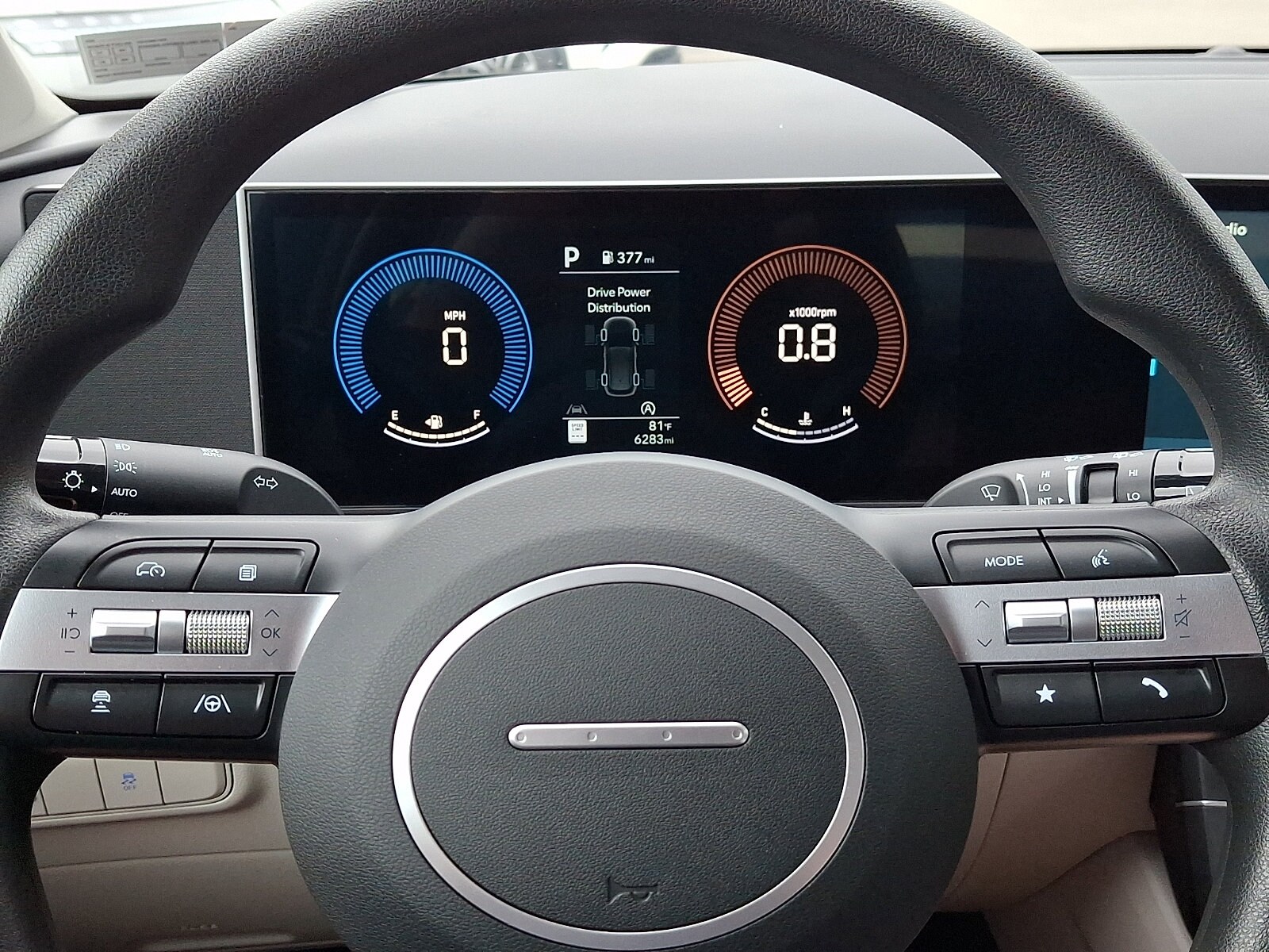 2025 Hyundai Tucson SE - Photo 18