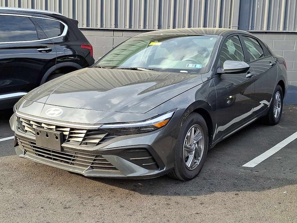 Certified 2025 Hyundai Elantra SE Sedan