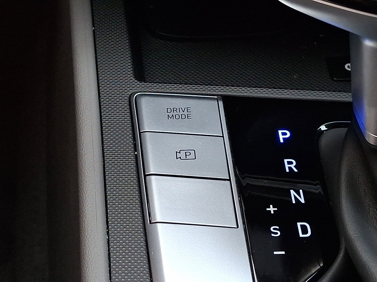 2025 Hyundai Elantra SEL - Photo 25