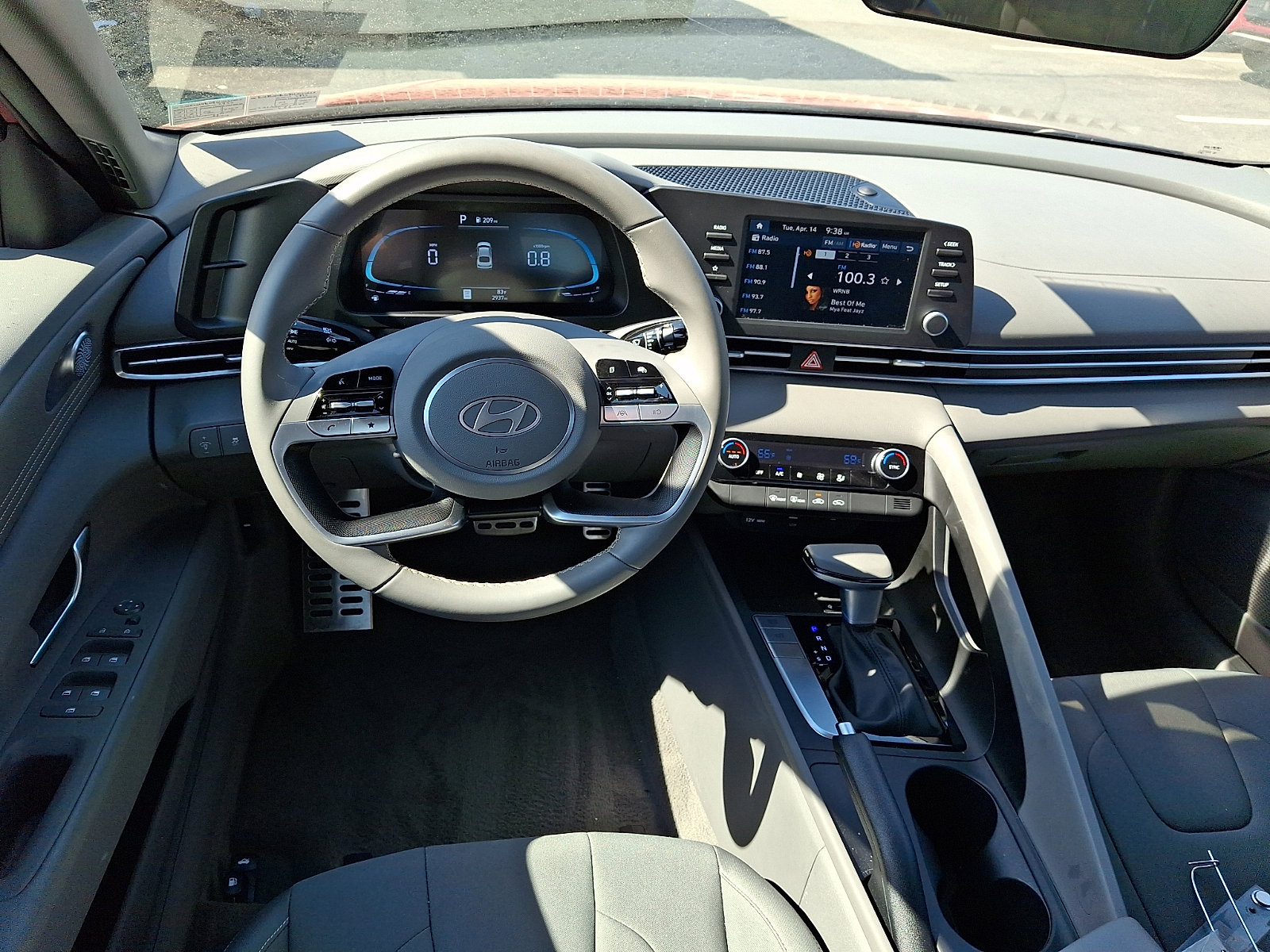 2025 Hyundai Elantra SEL - Photo 11