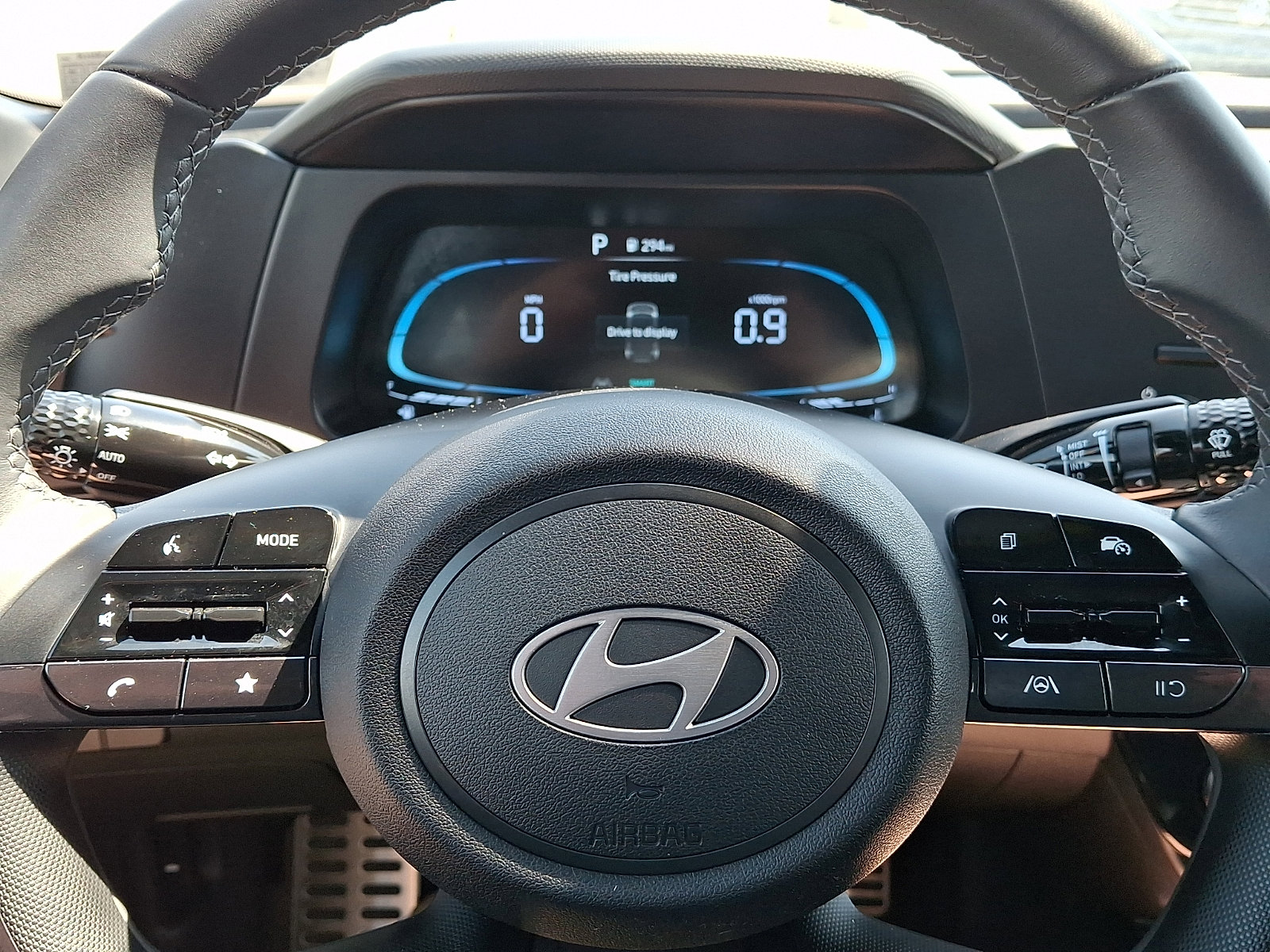 2025 Hyundai Elantra SEL - Photo 18