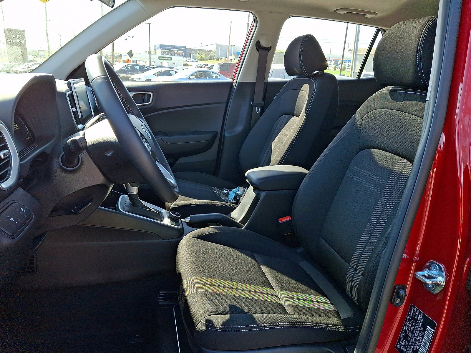 2025 Hyundai Venue SEL - Photo 13