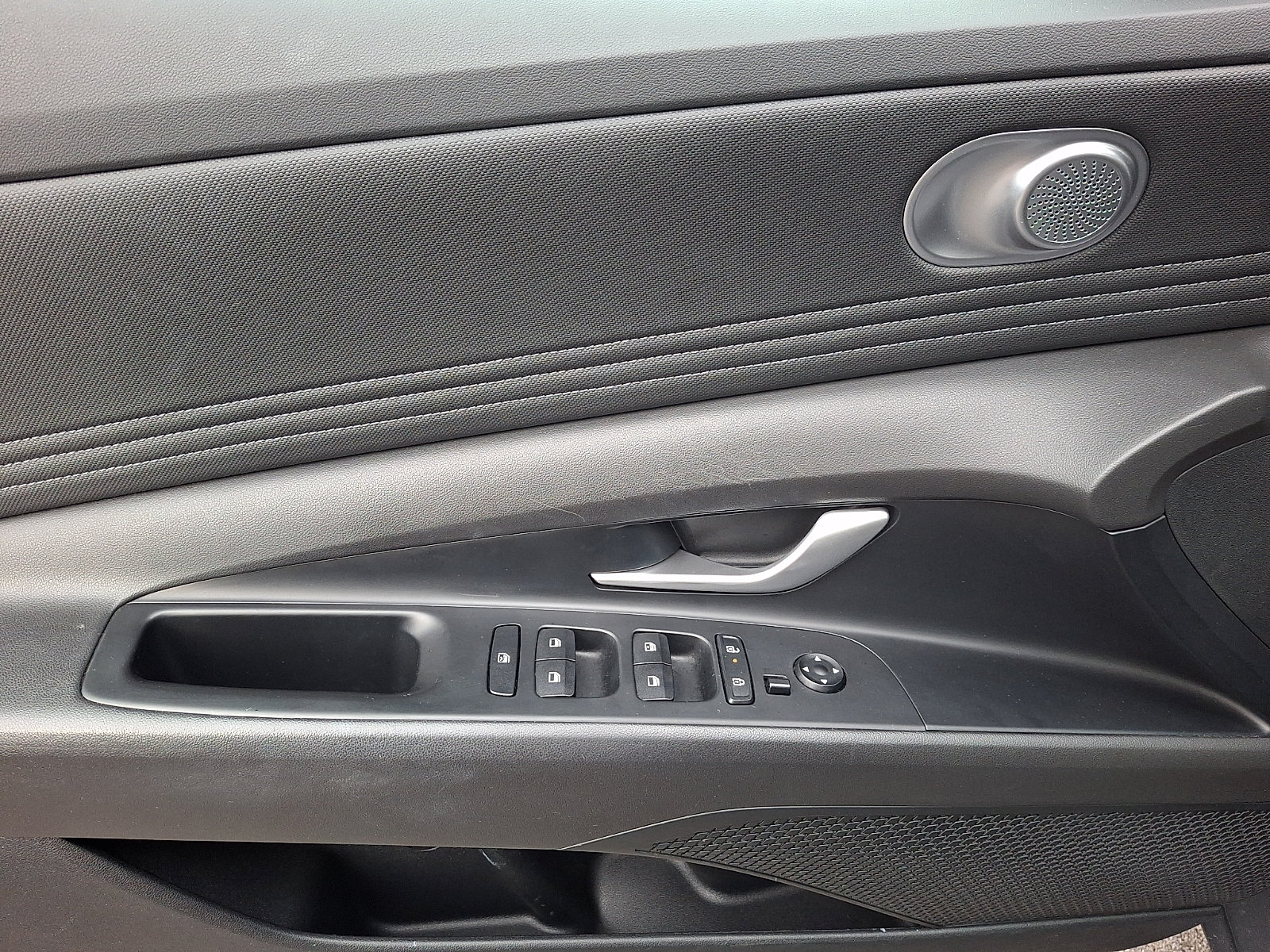 2024 Hyundai Elantra SEL - Photo 12