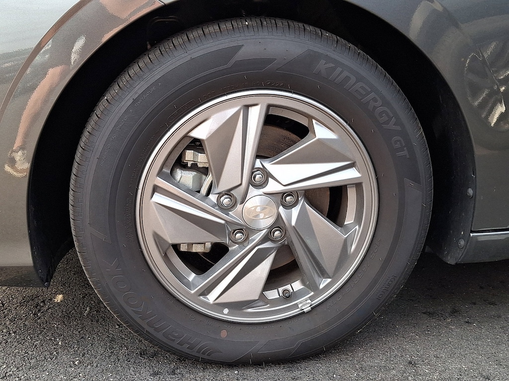 Certified 2025 Hyundai Elantra SE Sedan