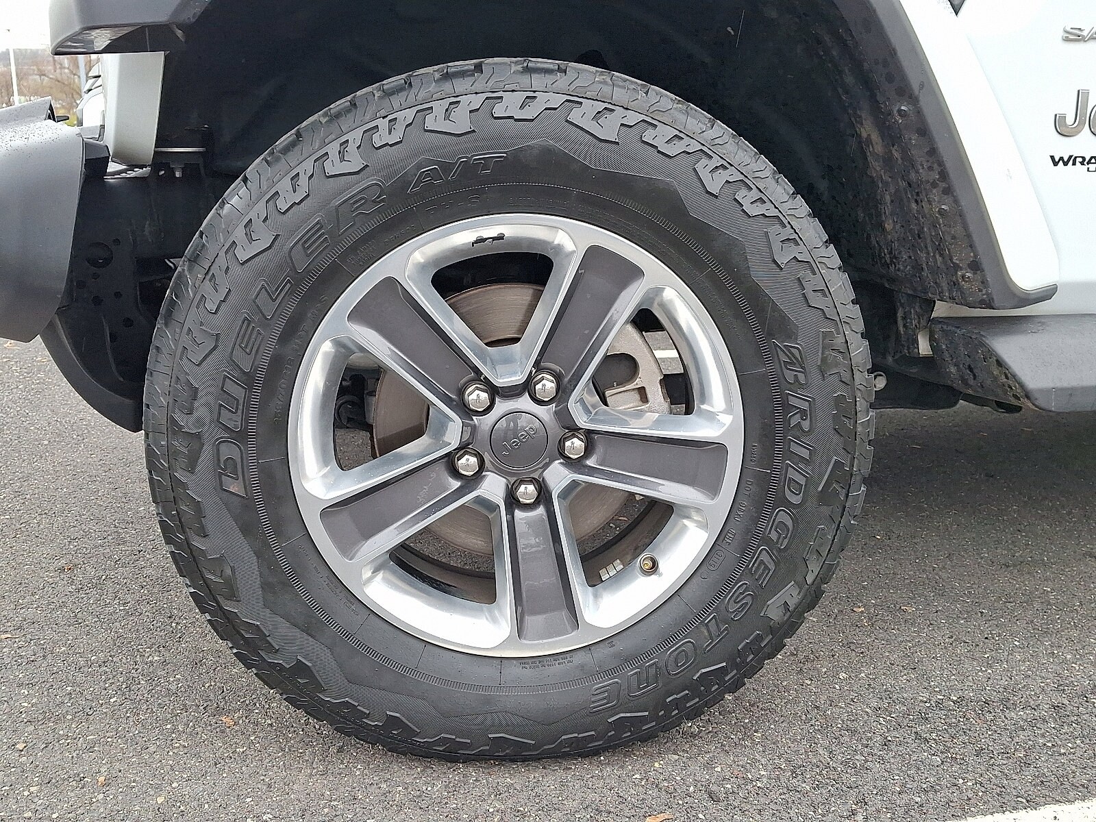 2020 Jeep Wrangler Unlimited Sahara photo 4