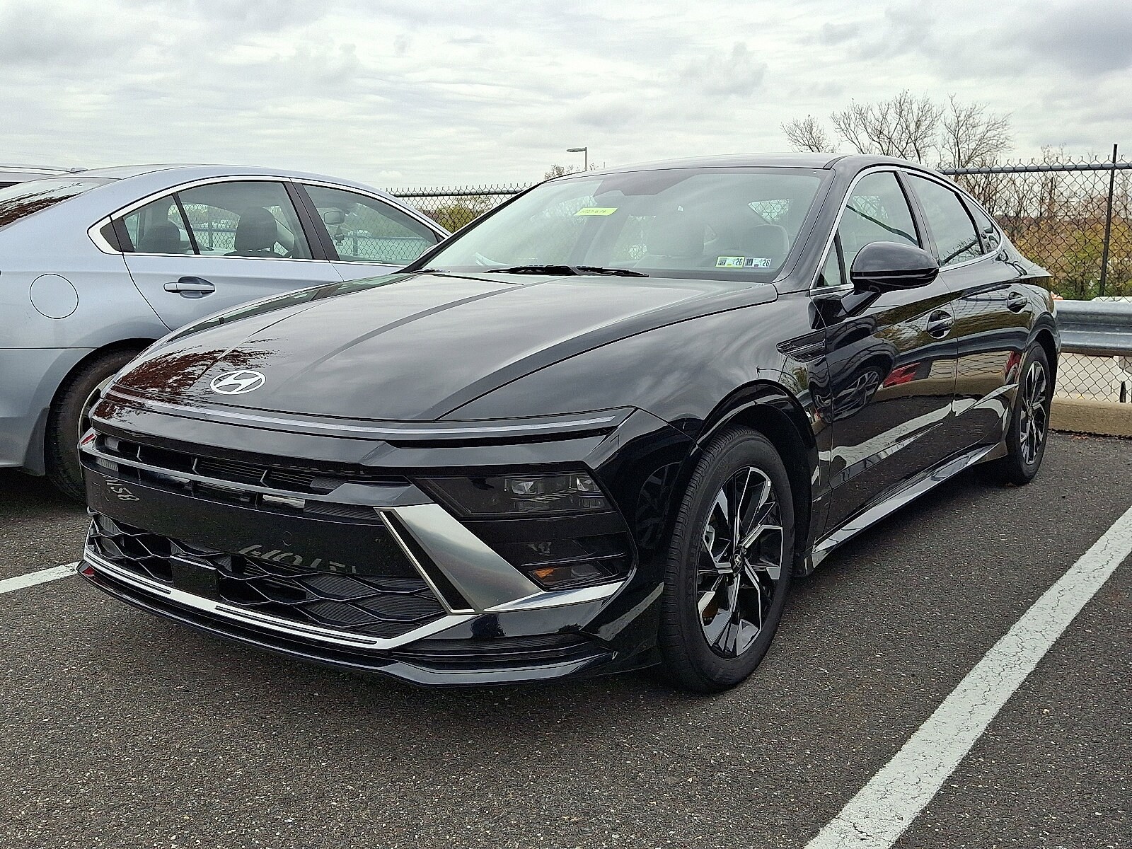 2025 Hyundai Sonata SEL photo 3