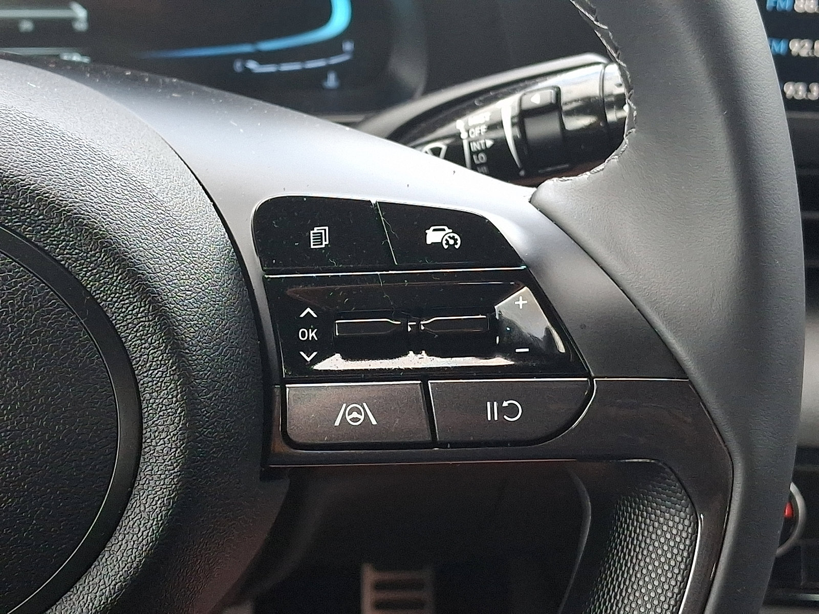 2025 Hyundai Elantra SEL - Photo 21