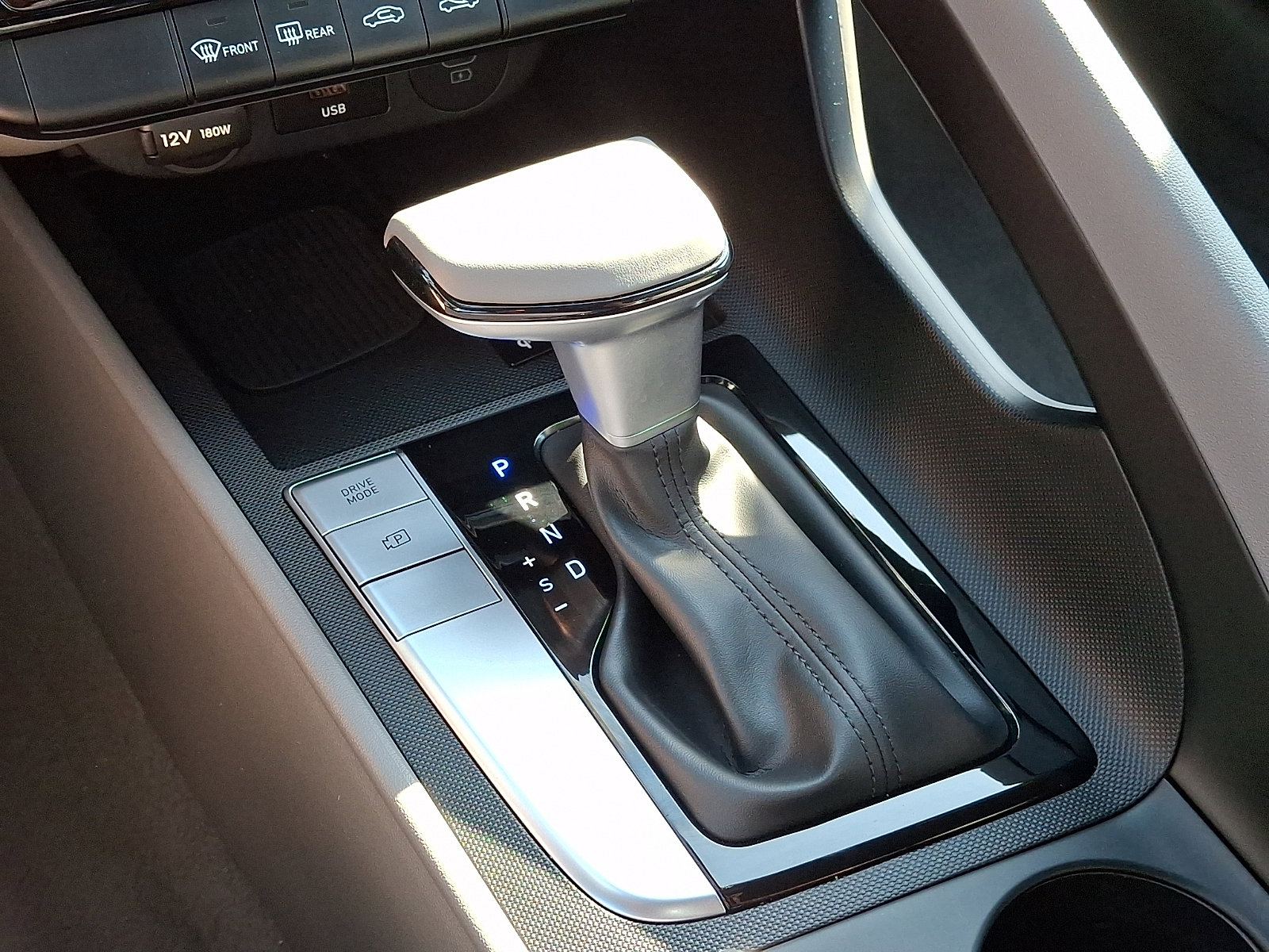 2025 Hyundai Elantra SEL - Photo 14