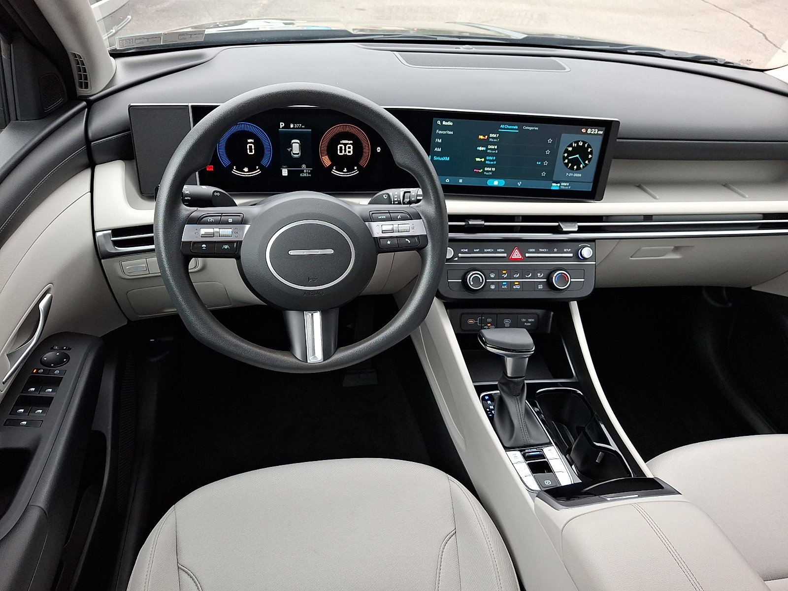 2025 Hyundai Tucson SE - Photo 11