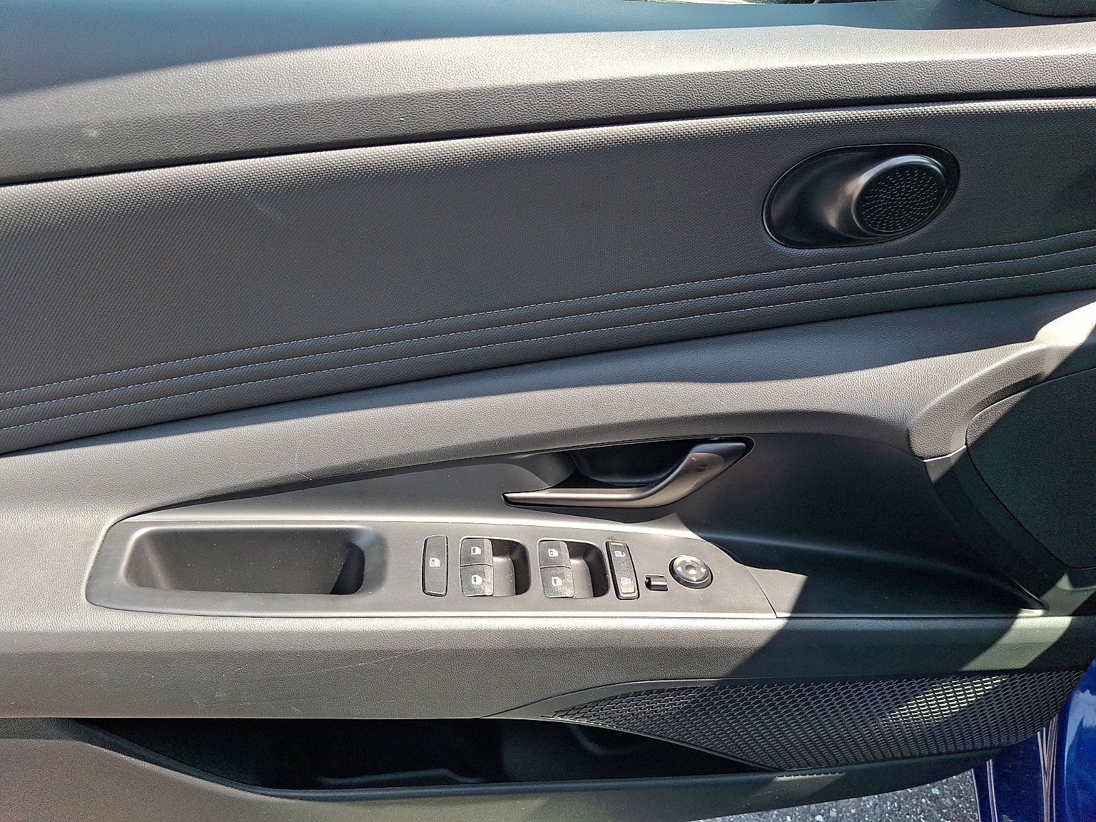 2025 Hyundai Elantra SEL - Photo 12