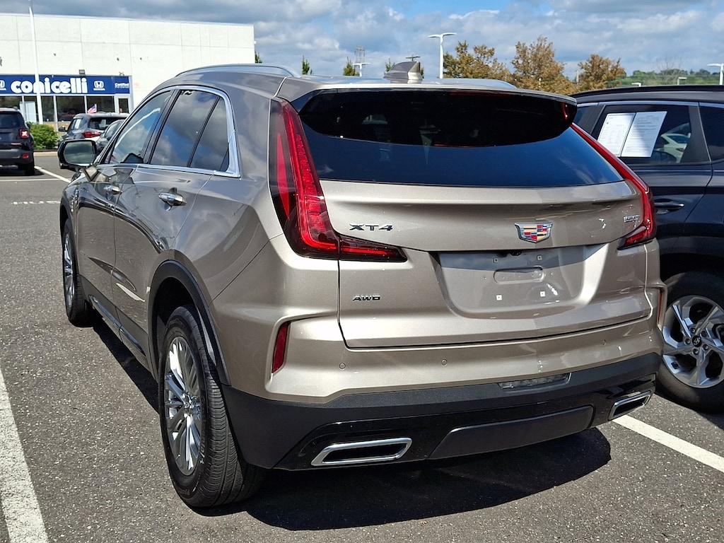 Used 2025 CADILLAC XT4 Premium Luxury SUV