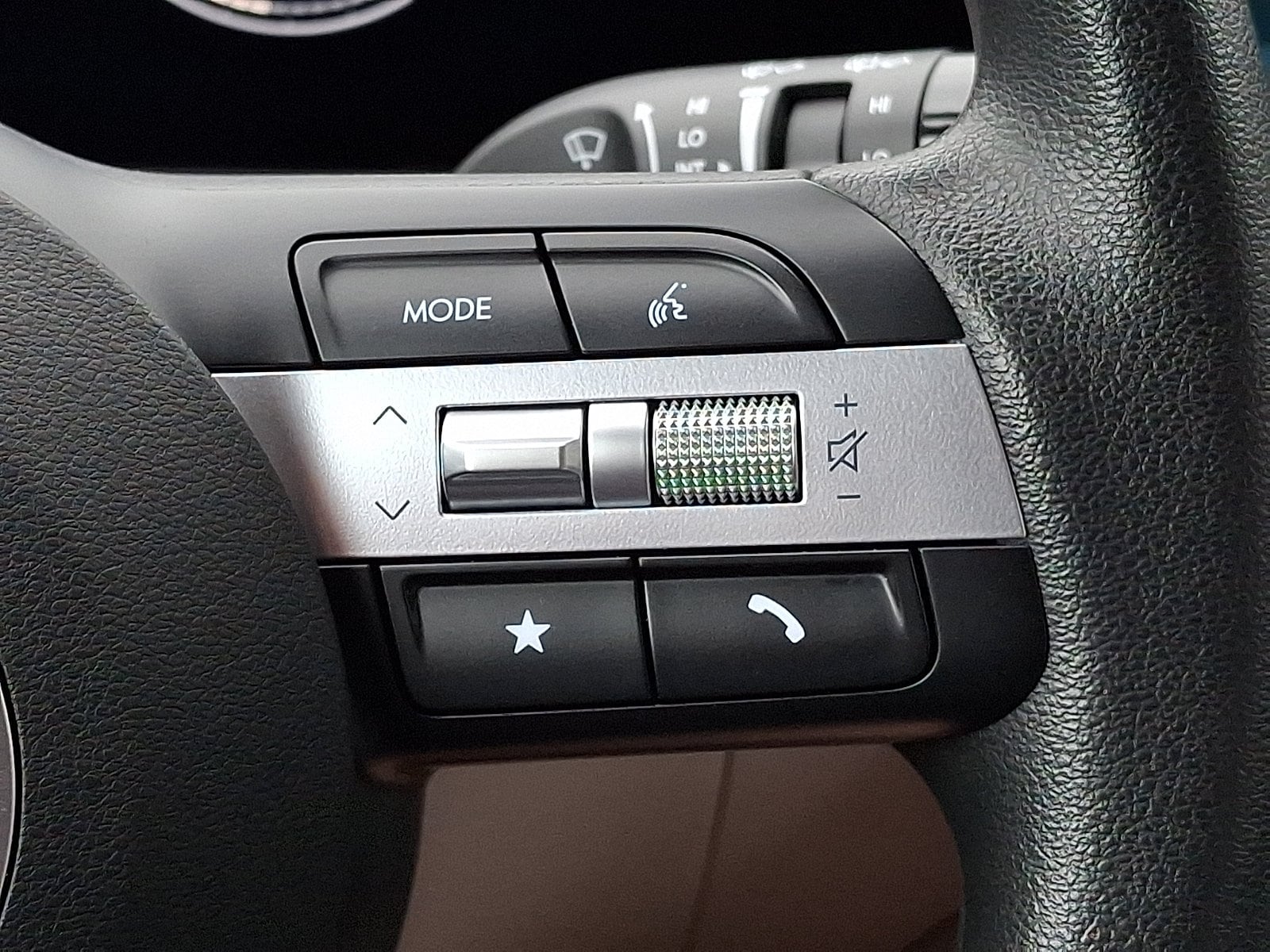 2025 Hyundai Tucson SE - Photo 21