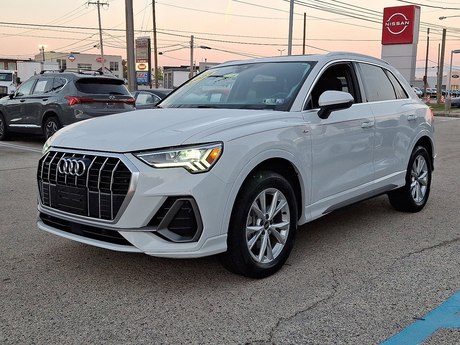 2023 Audi Q3 S line Premium photo 3