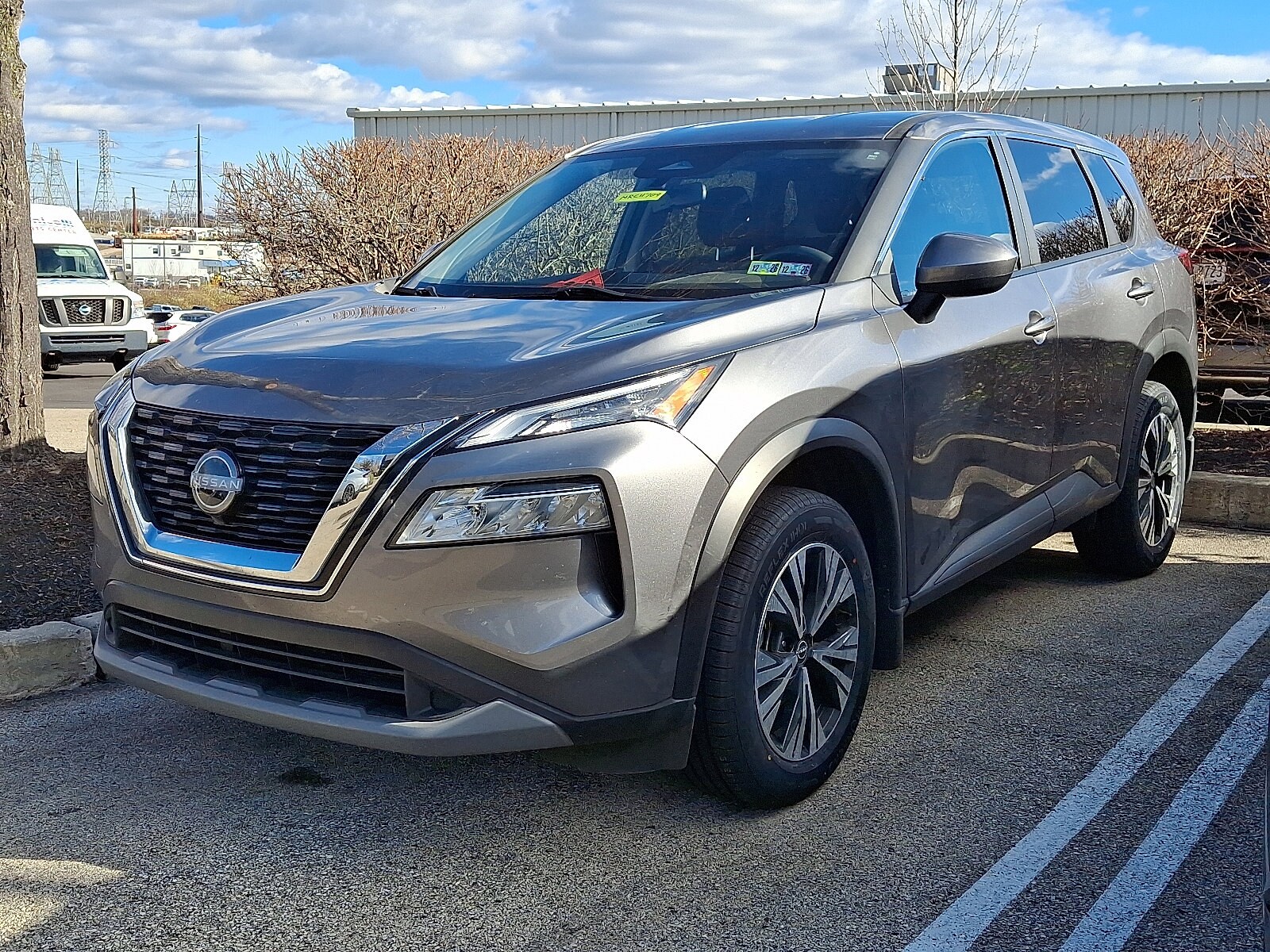 2023 Nissan Rogue SV photo 3