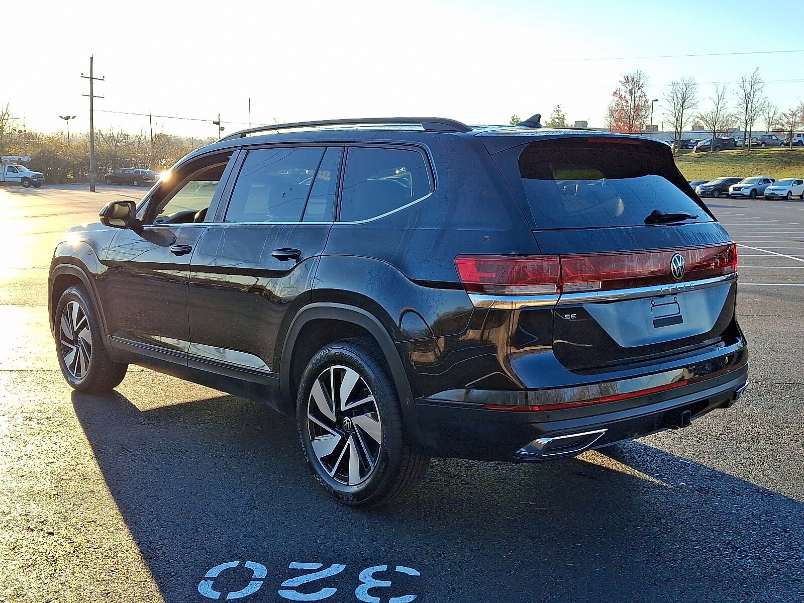 2025 Volkswagen Atlas SE Technology photo 3