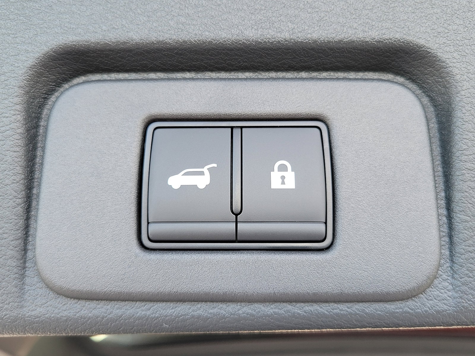 2025 Nissan Rogue Platinum - Photo 14