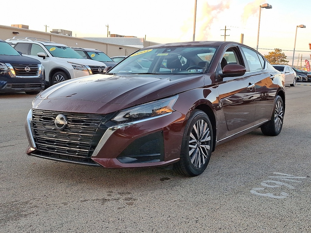 Used 2023 Nissan Altima 2.5 SV Sedan