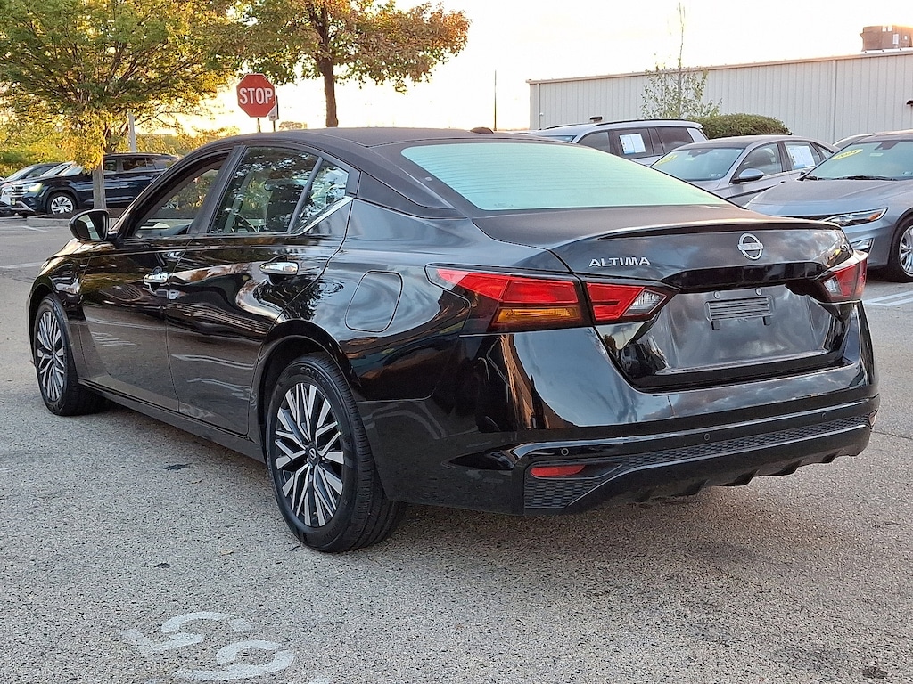 Used 2024 Nissan Altima 2.5 SV Sedan