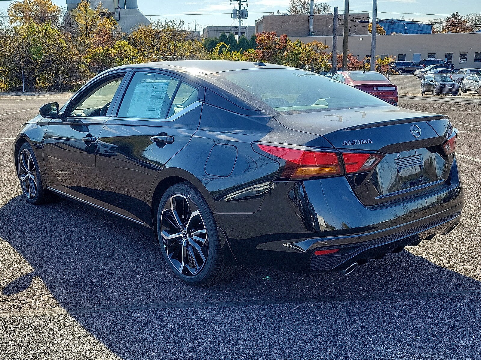2025 Nissan Altima SR photo 2