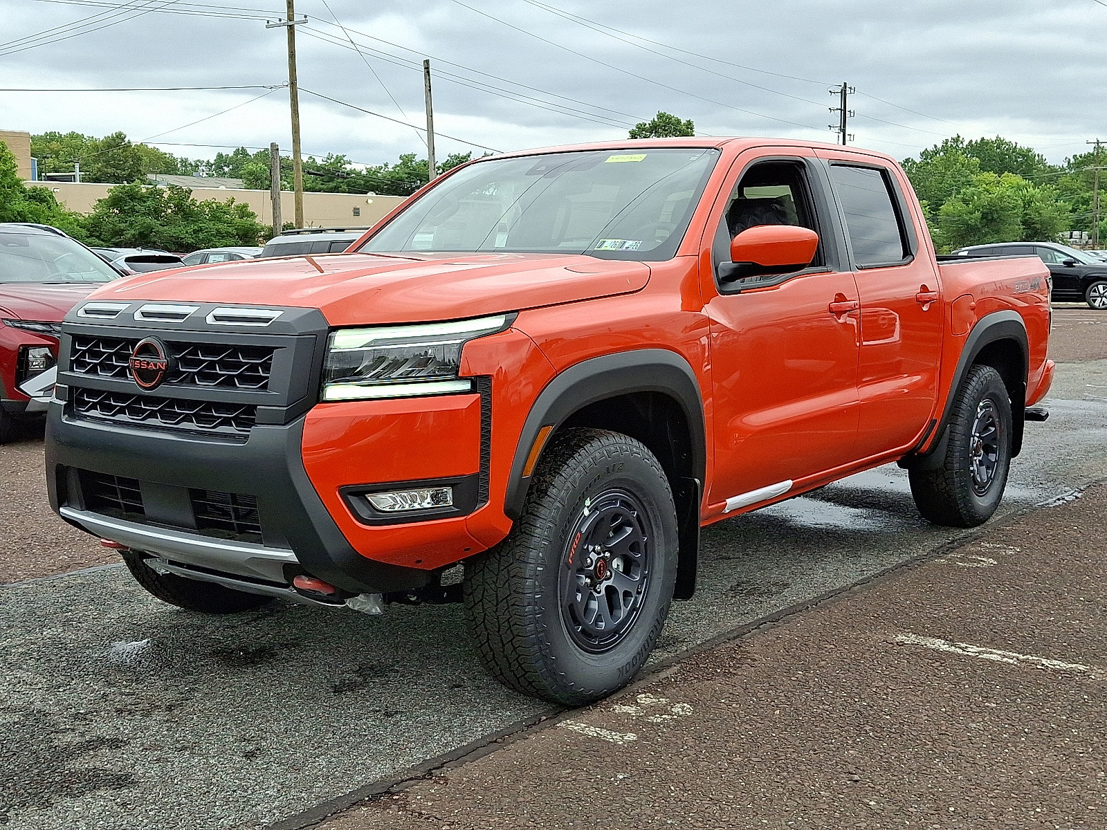 2025 Nissan Frontier PRO-4X - Photo 2