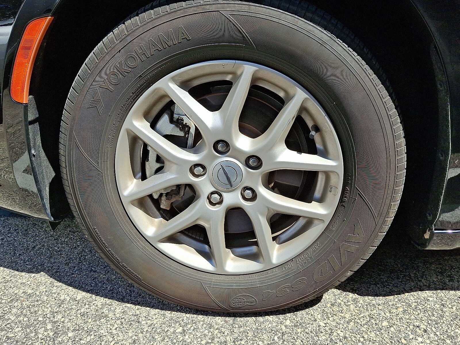 2024 Chrysler Pacifica Touring L photo 3