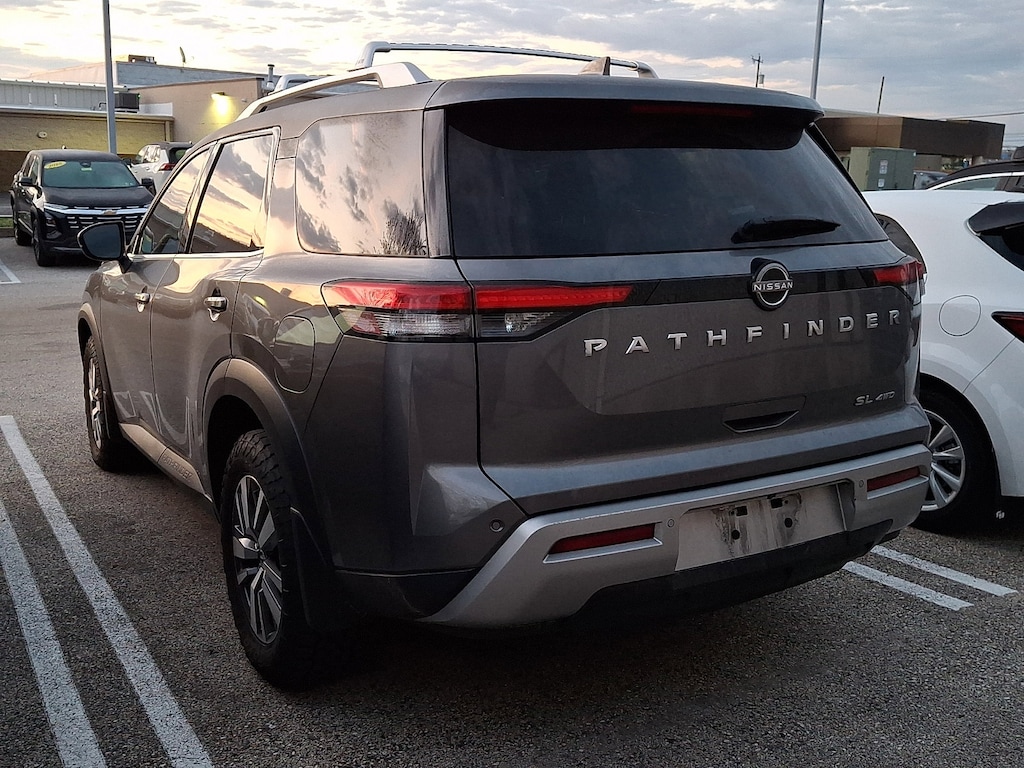 Used 2022 Nissan Pathfinder SL SUV