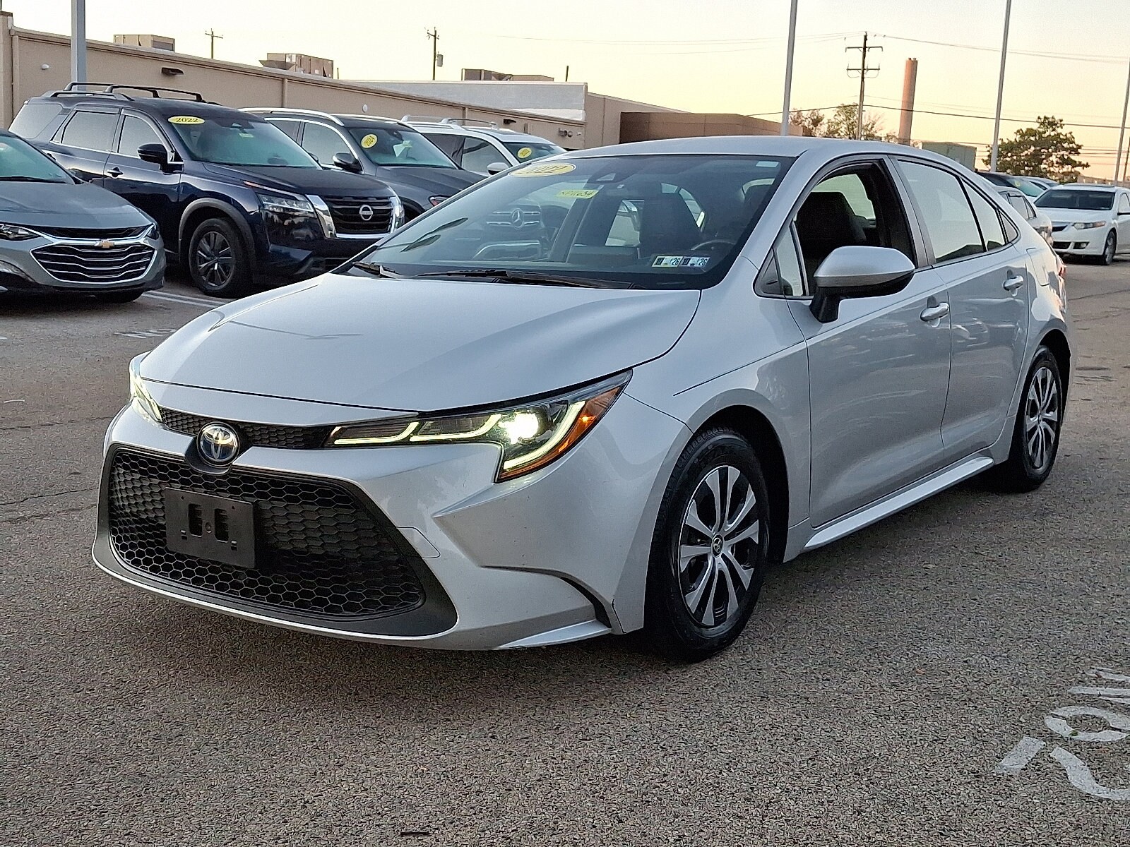 2022 Toyota Corolla Hybrid LE photo 3