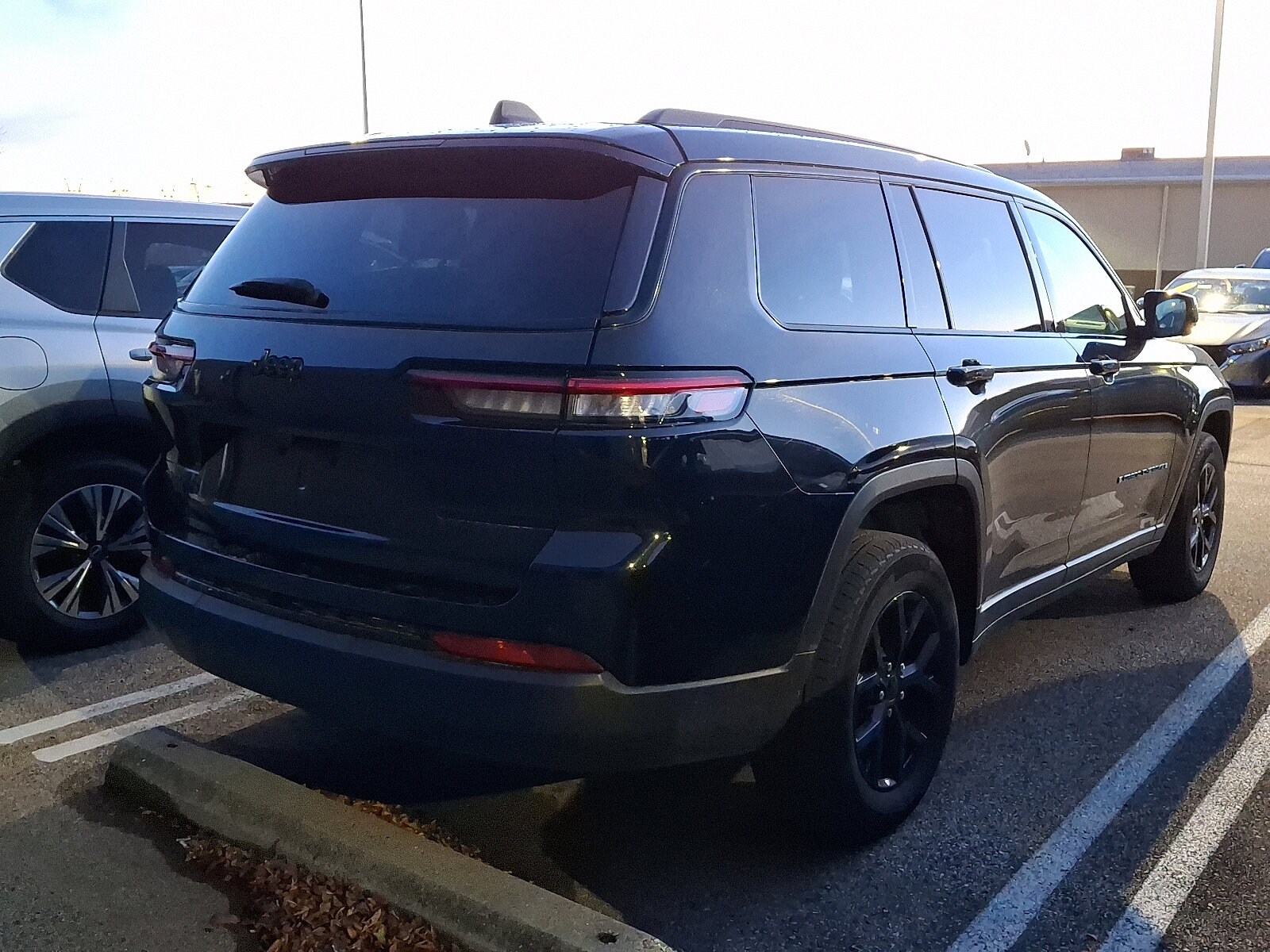 2024 Jeep Grand Cherokee Altitude photo 3