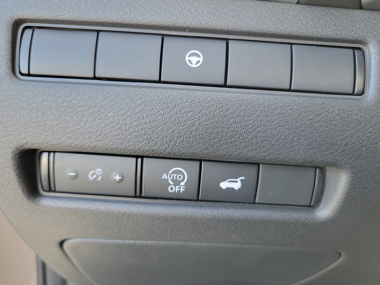 2025 Nissan Rogue Platinum - Photo 31