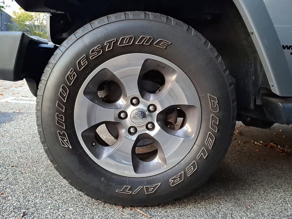 Used 2017 Jeep Wrangler Unlimited Sahara SUV