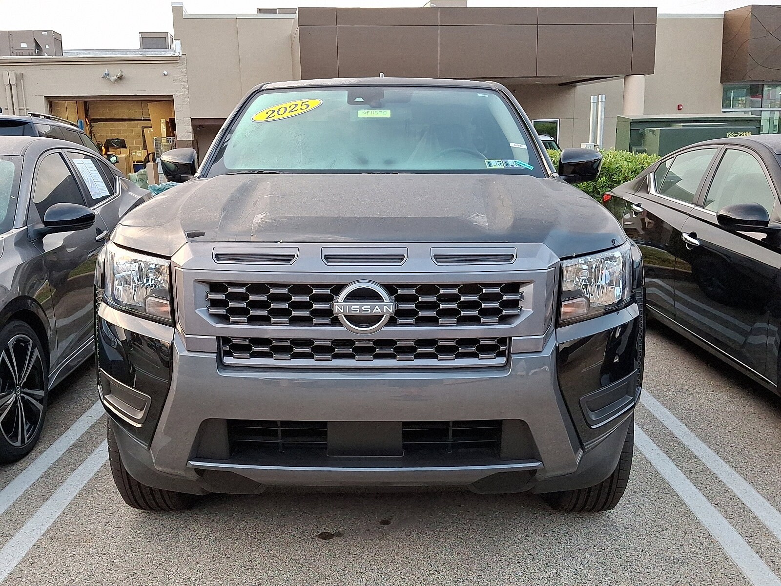 2025 Nissan Frontier SV photo 2