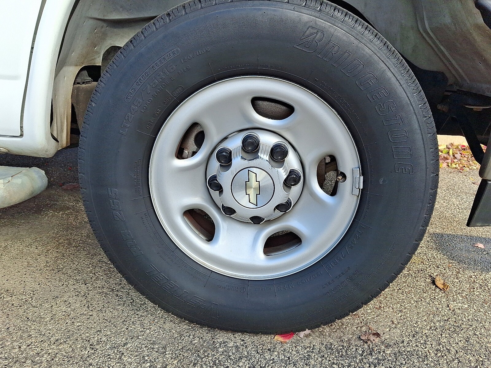 2023 Chevrolet Express Cargo Van 2500 photo 4