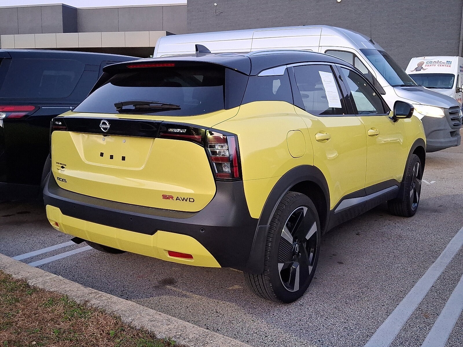 2025 Nissan Kicks SR photo 3