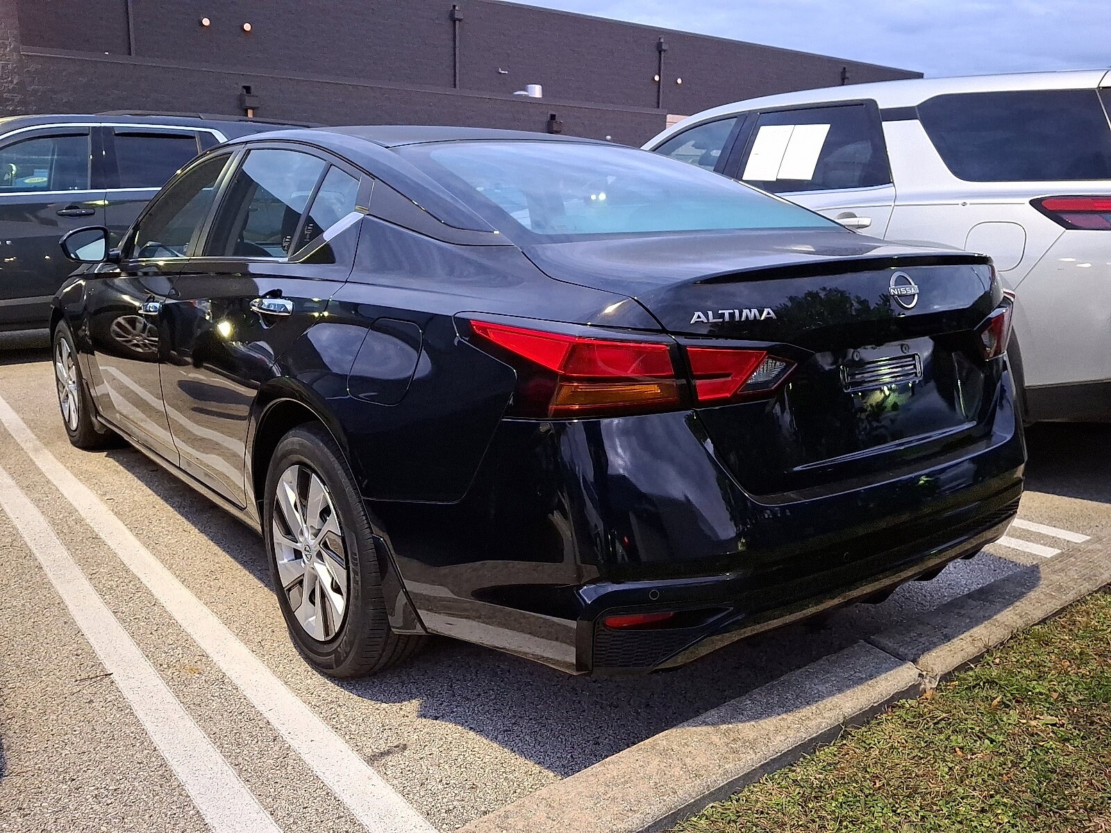 2023 Nissan Altima 2.5 S photo 3