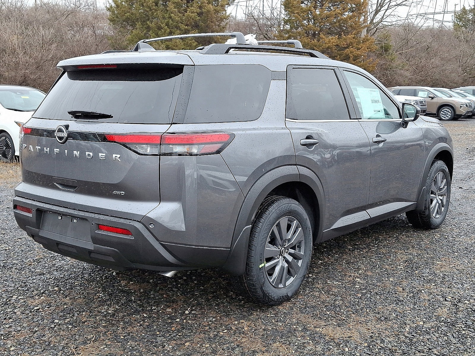 2025 Nissan Pathfinder SV photo 4