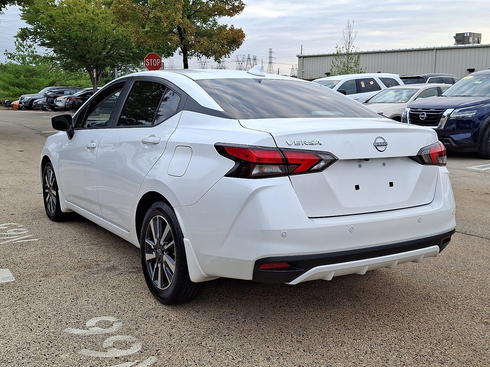 2025 Nissan Versa SV Sedan photo 4