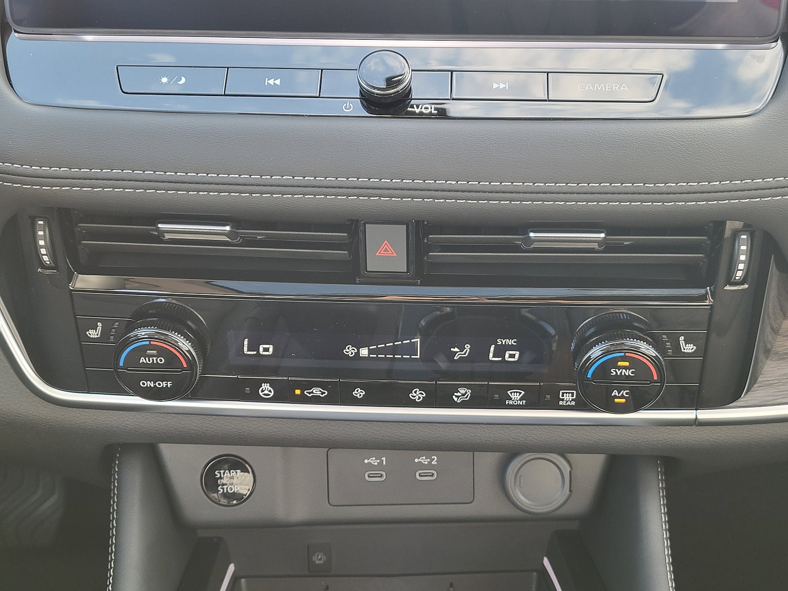 2025 Nissan Rogue Platinum - Photo 22