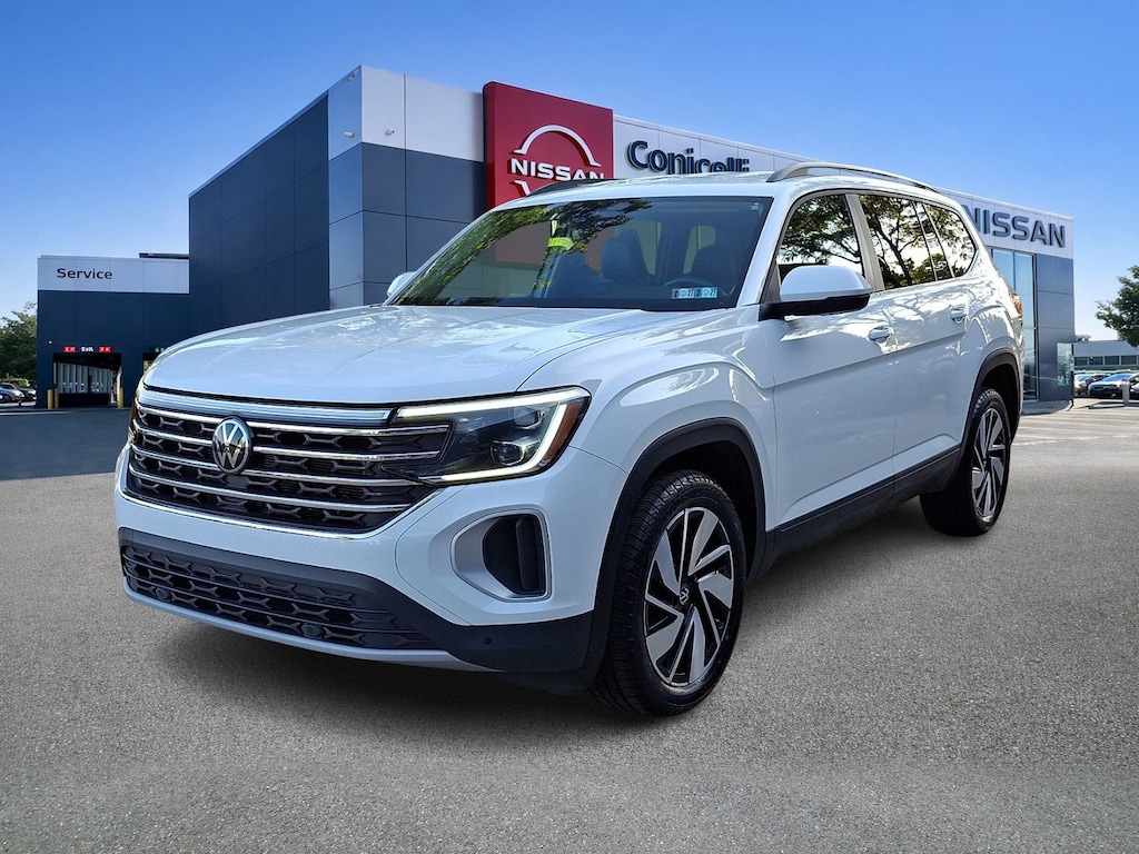 Used 2025 Volkswagen Atlas 2.0T SE with Technology SUV