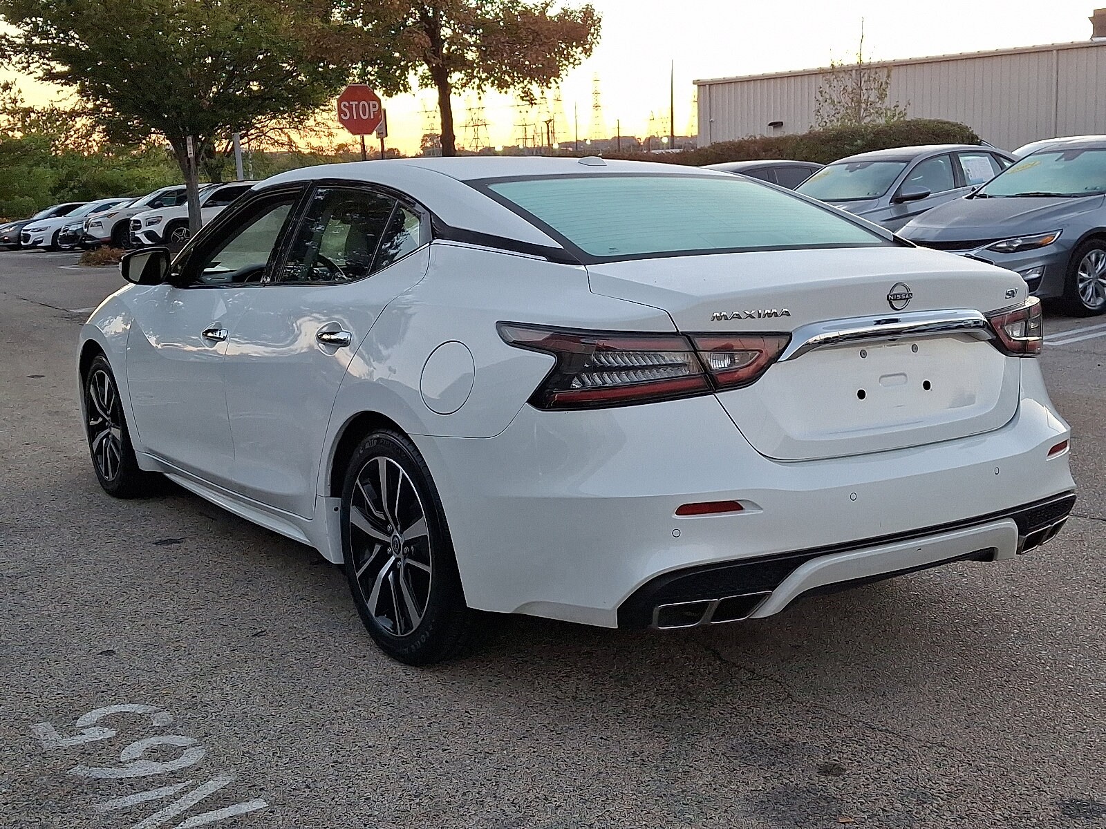 2023 Nissan Maxima SV photo 4