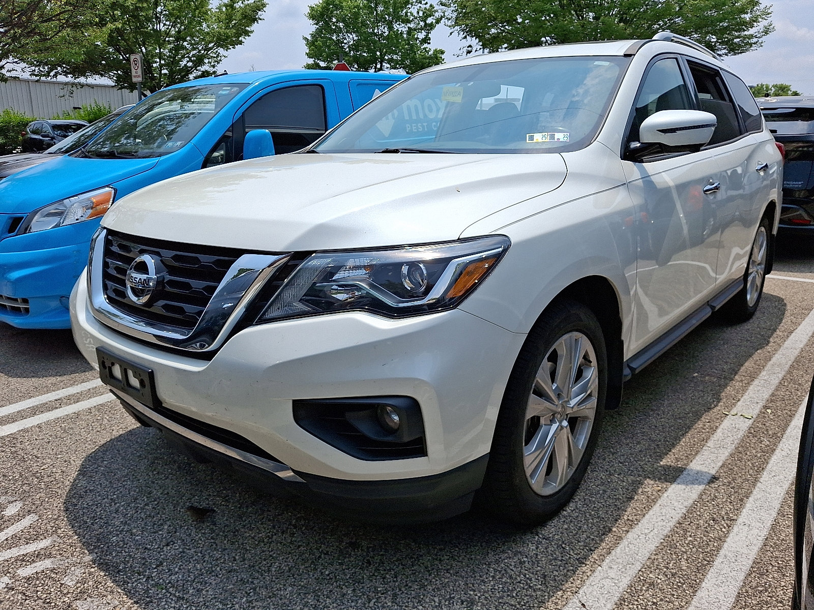 Certified 2019 Nissan Pathfinder SL with VIN 5N1DR2MMXKC602577 for sale in Conshohocken, PA