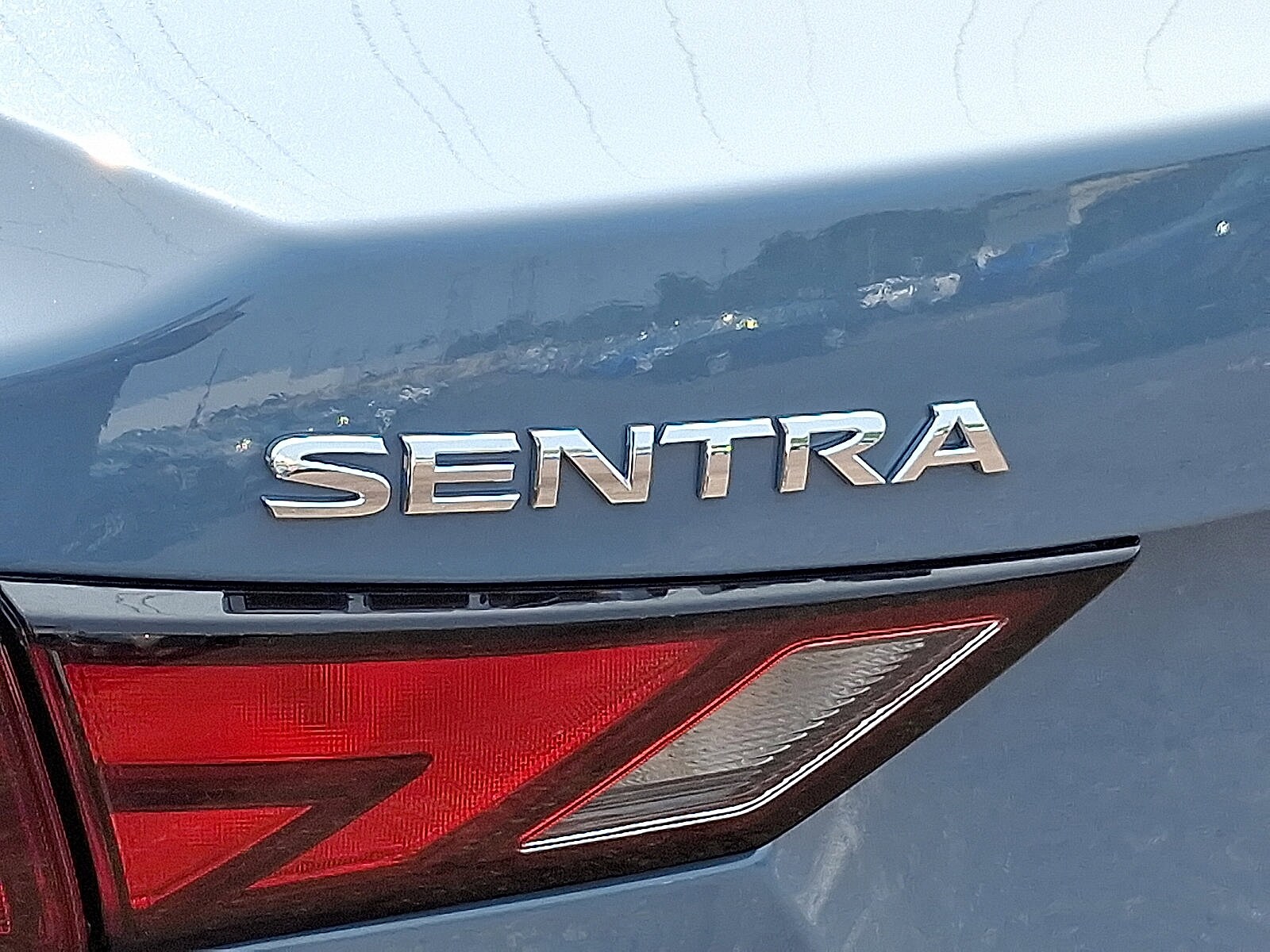 2025 Nissan Sentra SV photo 4