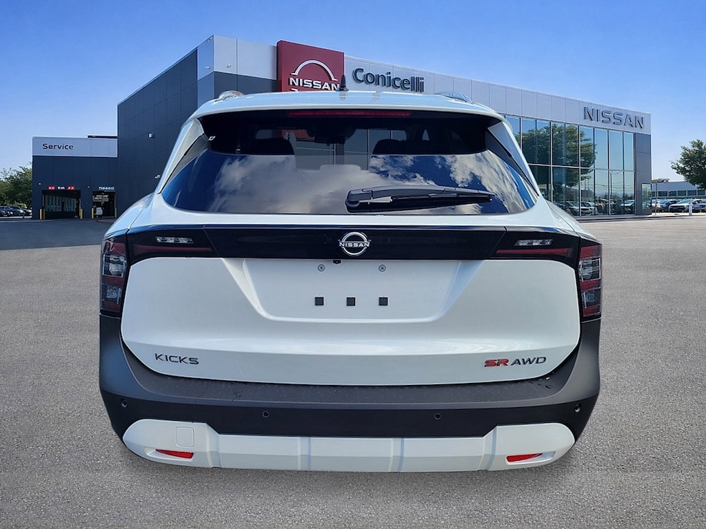New 2026 Nissan Kicks SR SUV