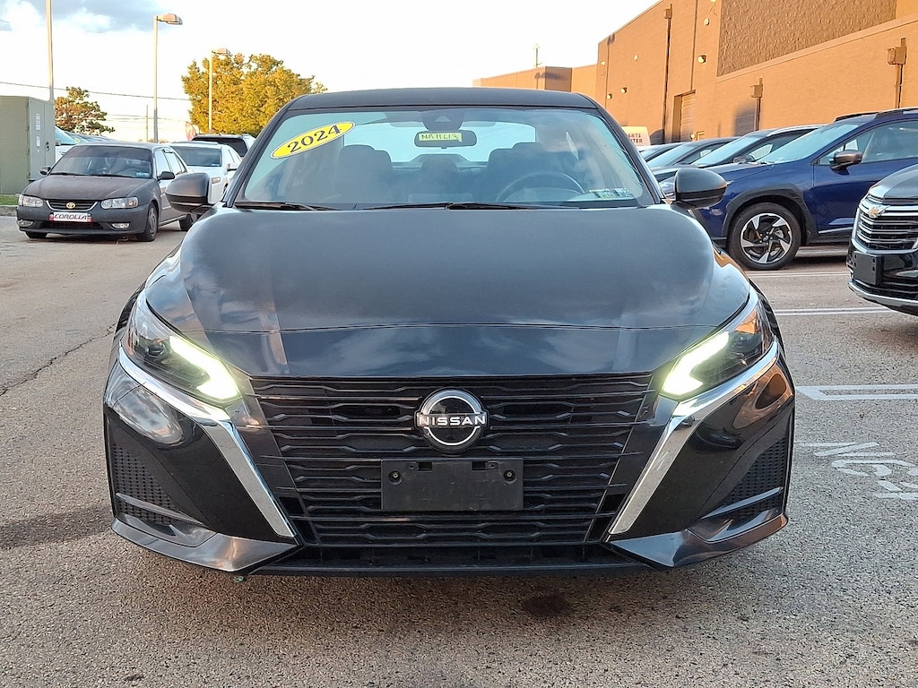 Used 2024 Nissan Altima 2.5 SV Sedan