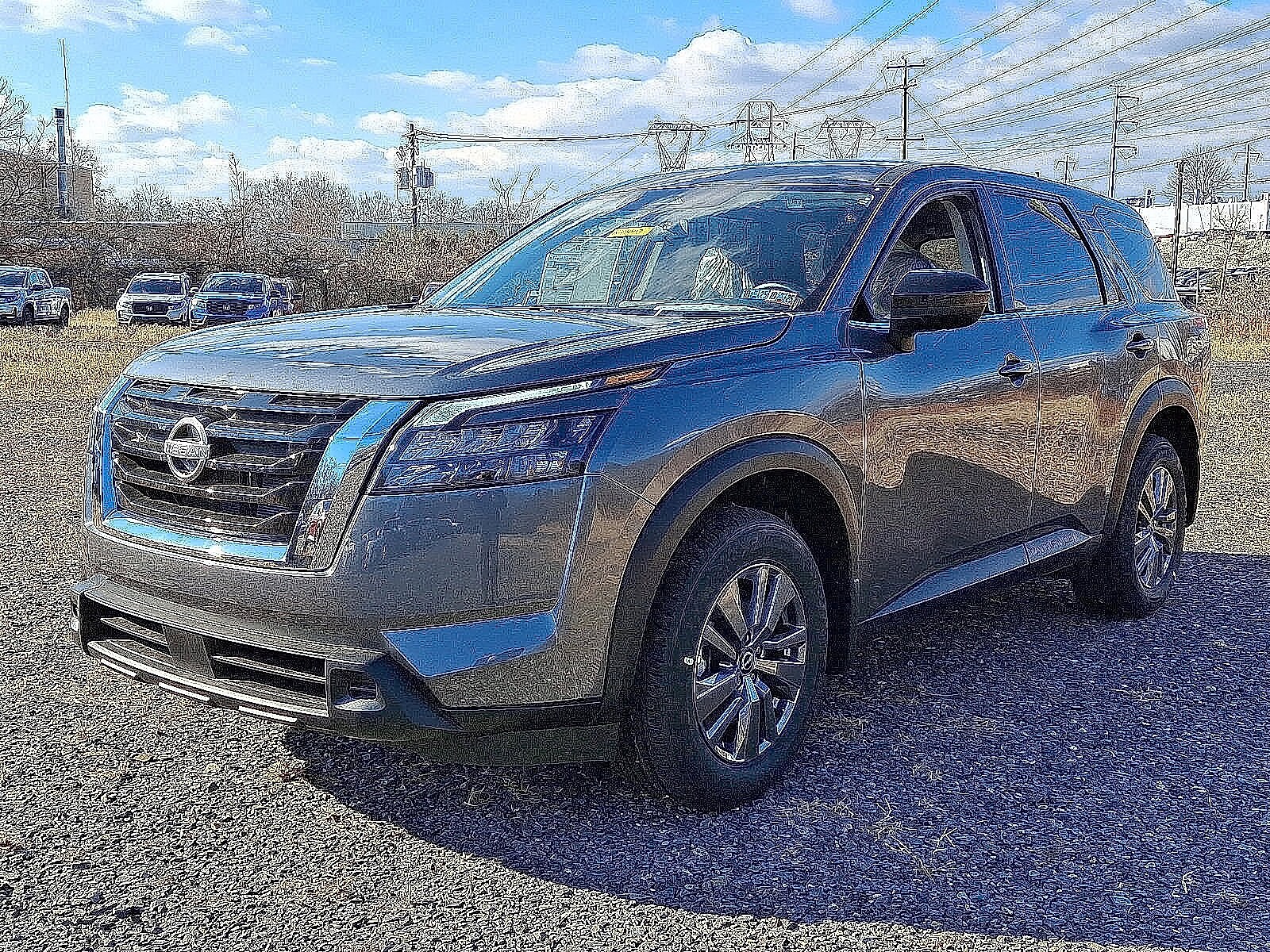 2025 Nissan Pathfinder S photo 2
