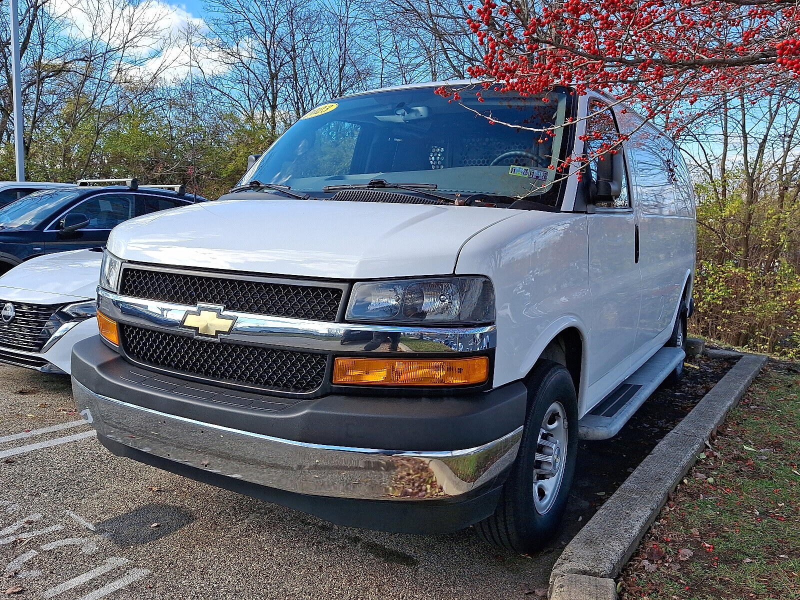 2023 Chevrolet Express Cargo Van 2500 photo 3