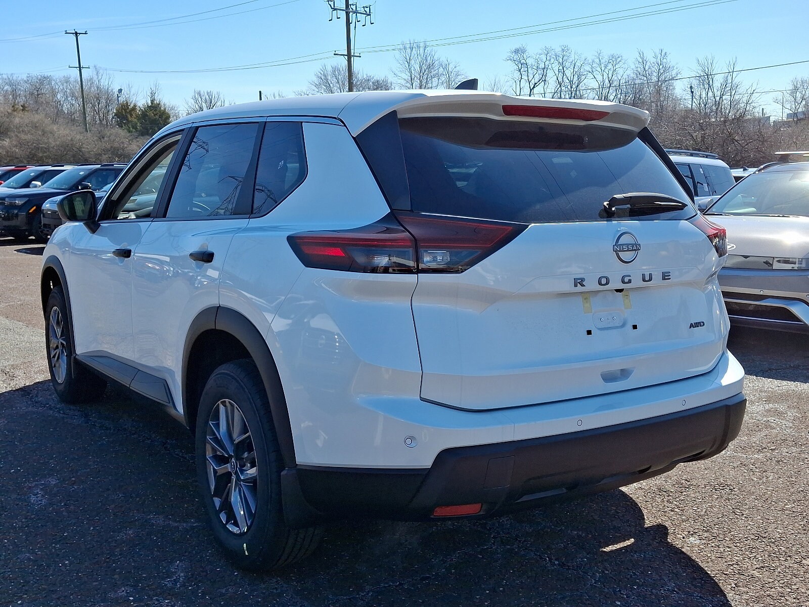 2025 Nissan Rogue S photo 3