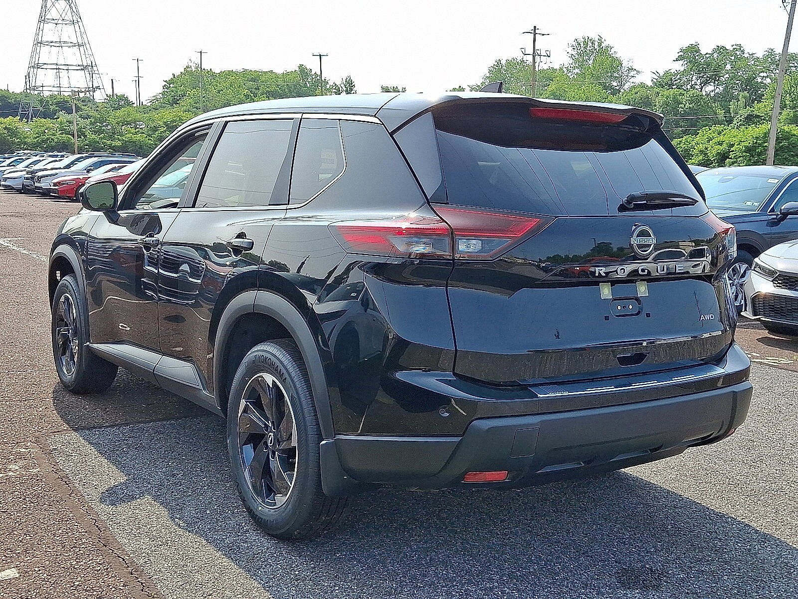 2025 Nissan Rogue SV photo 2