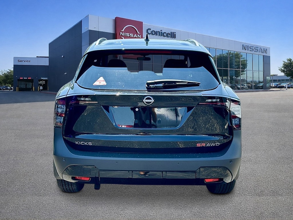 New 2026 Nissan Kicks SR SUV