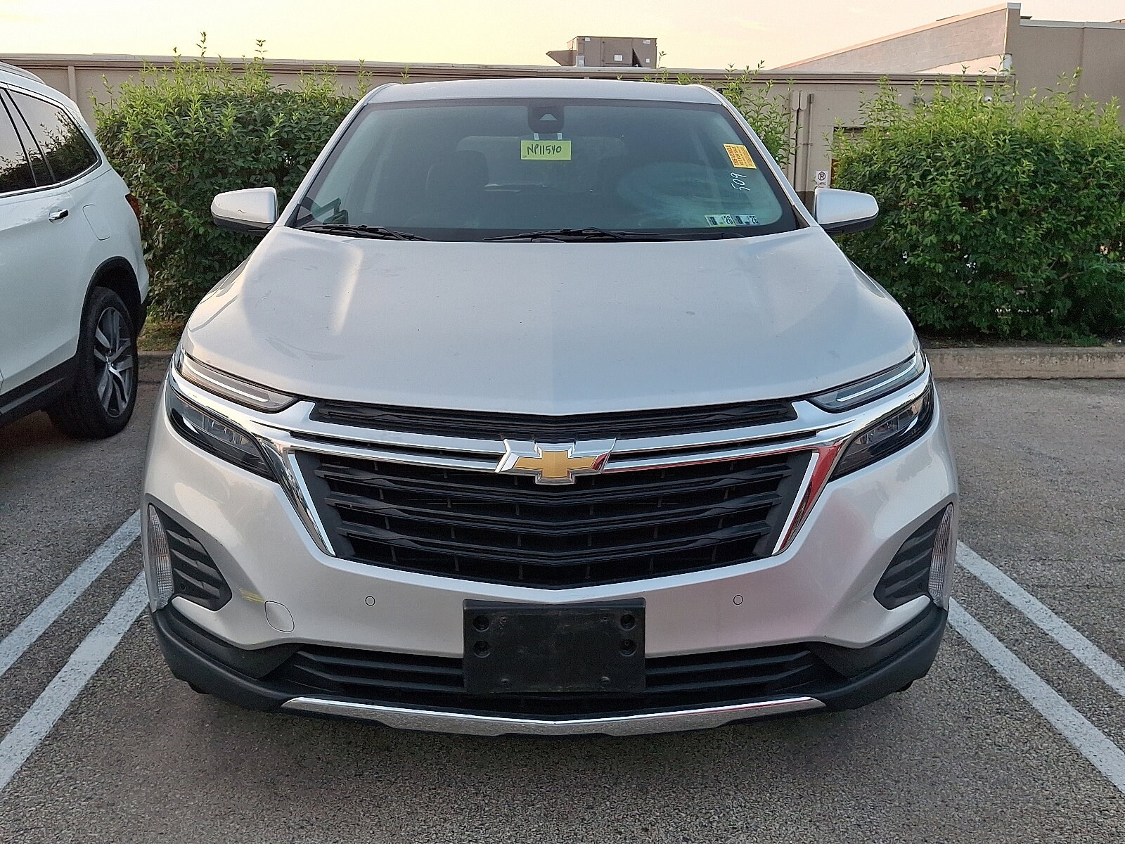 2022 Chevrolet Equinox LT photo 2